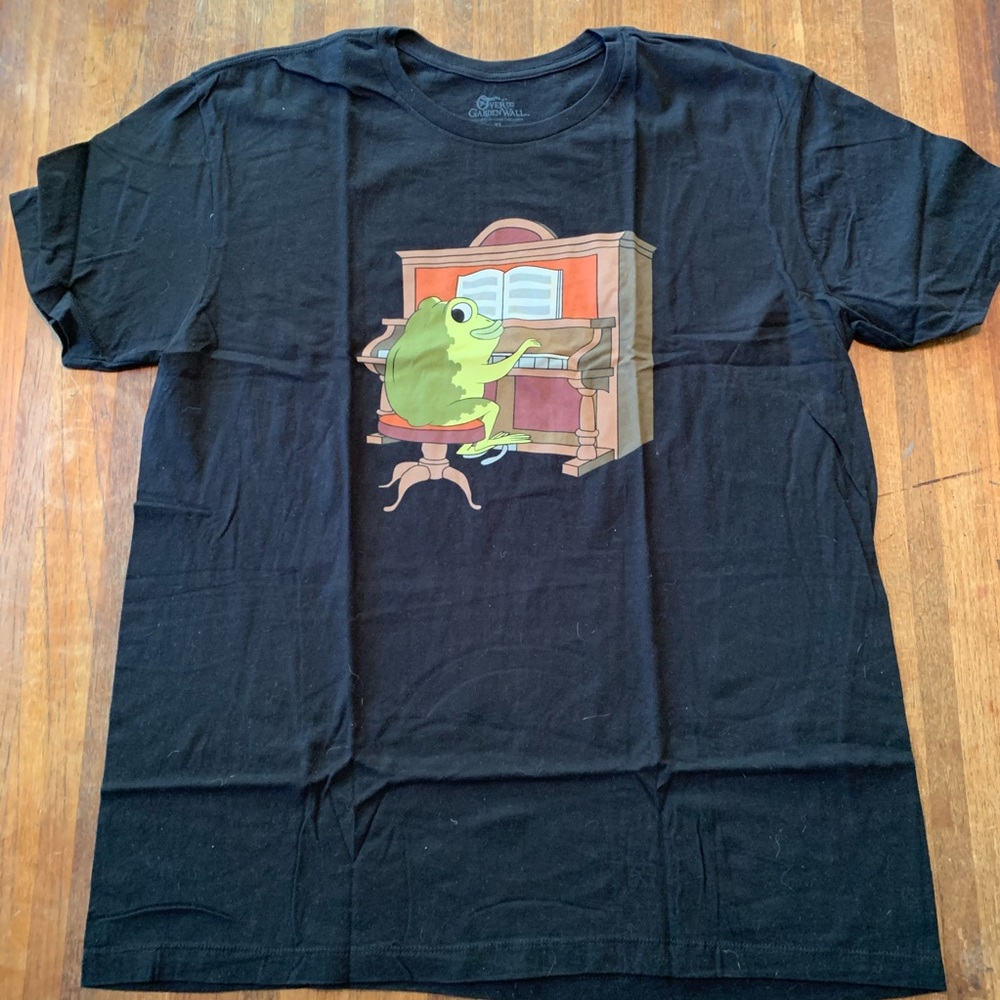 Black over the garden wall tee xl